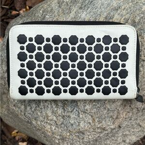 Vera Bradley Black and White Hexagon zip around Wallet